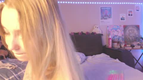 Snapshot of miamiameow chatting on December 2024 06:56:02 PM Mia online show from December 2024 06:56:02 PM