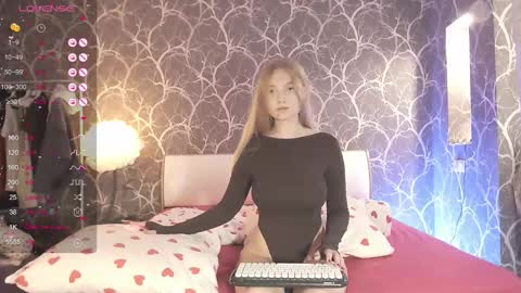 Snapshot of miamiameow chatting on October 2025 11:08:02 AM Mia online show from October 2025 11:08:02 AM