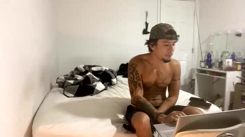 miamiclos1 online show from February 2026 02:42:02 PM