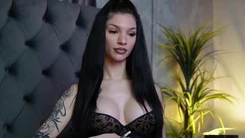 Snapshot of miamicoffee chatting on October 2025 05:57:02 PM Miami online show from October 2025 05:57:02 PM