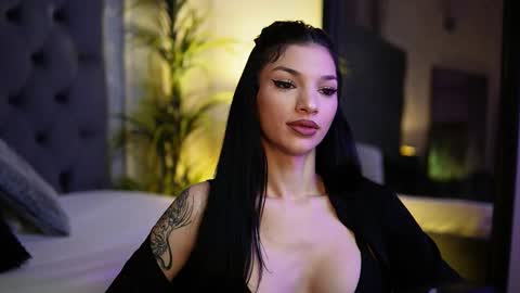 Snapshot of miamicoffee chatting on November 2025 06:29:02 PM Miami online show from November 2025 06:29:02 PM