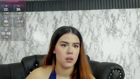 Snapshot of miamontoya chatting on January 2025 12:09:01 PM Mia -5 7001400 Follow online show from January 2025 12:09:01 PM