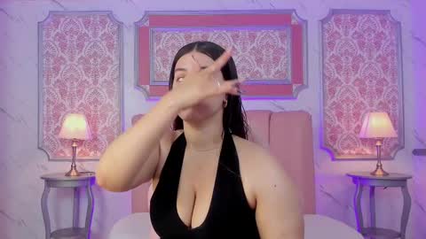 Snapshot of miamontoya chatting on March 2025 12:33:02 PM Mia -5 7001400 Follow online show from March 2025 12:33:02 PM