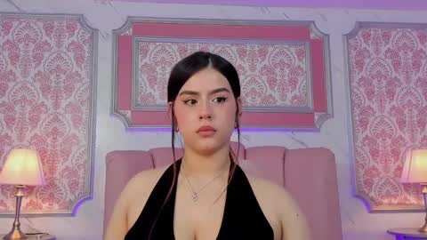 Snapshot of miamontoya chatting on March 2025 06:45:02 PM Mia -5 7001400 Follow online show from March 2025 06:45:02 PM