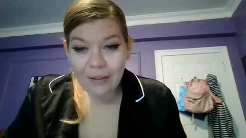 Mia Moves You online show from July 2026 01:22:01 AM