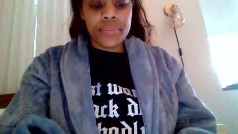 MiaMuffn online show from January 2025 05:38:01 PM