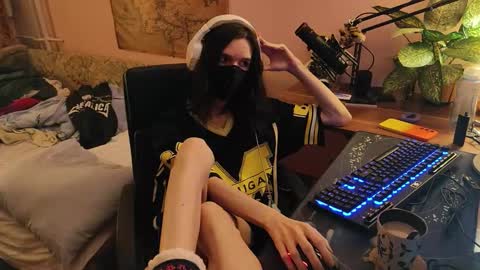 Kristien online show from October 2025 02:32:02 PM