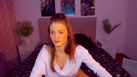 Mia online show from January 2025 10:01:01 PM