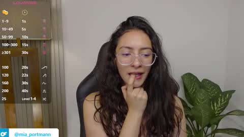 MIAPORTMANN online show from February 2026 09:57:02 AM