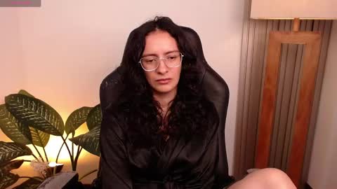 Snapshot of miaportman chatting on April 2026 11:46:02 AM MIAPORTMANN online show from April 2026 11:46:02 AM