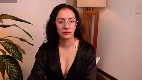 Snapshot of miaportman chatting on April 2026 09:04:01 AM MIAPORTMANN online show from April 2026 09:04:01 AM