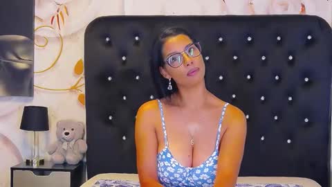 Snapshot of miaryder29 chatting on October 2025 12:02:02 PM Mia online show from October 2025 12:02:02 PM