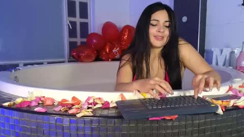 Snapshot of miasavagex18 chatting on February 2025 05:53:02 AM MiaHancock online show from February 2025 05:53:02 AM
