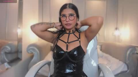 Snapshot of miasmit_ chatting on February 2026 03:18:01 AM Mia online show from February 2026 03:18:01 AM