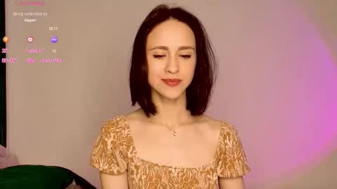 Mia online show from November 2025 06:24:01 AM