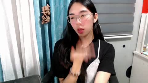 Snapshot of miatrixs chatting on April 2026 06:05:02 PM Mia online show from April 2026 06:05:02 PM