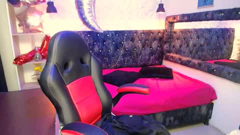 Snapshot of miavelvet_dl chatting on September 2025 05:36:02 PM mia online show from September 2025 05:36:02 PM