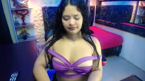 Snapshot of miavelvet_dl chatting on October 2025 12:14:01 PM mia online show from October 2025 12:14:01 PM