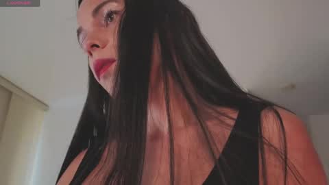 Snapshot of miavero chatting on May 2026 04:14:02 PM Mia online show from May 2026 04:14:02 PM