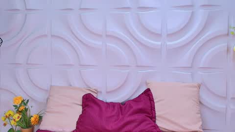 Mia online show from January 2025 05:47:02 AM