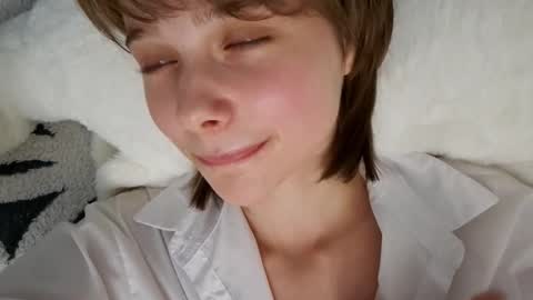 Luna online show from October 2025 05:25:02 PM