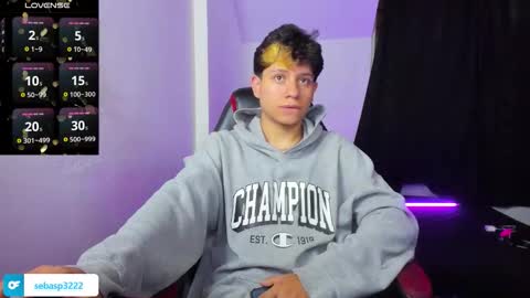 Snapshot of michael_kendall0 chatting on October 2025 11:02:01 PM michael independent model  online show from October 2025 11:02:01 PM