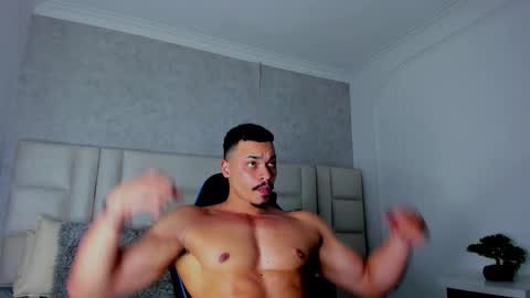 Michael online show from November 2025 03:06:01 AM