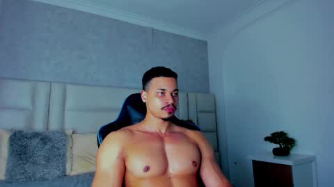 Michael online show from November 2025 08:16:02 AM