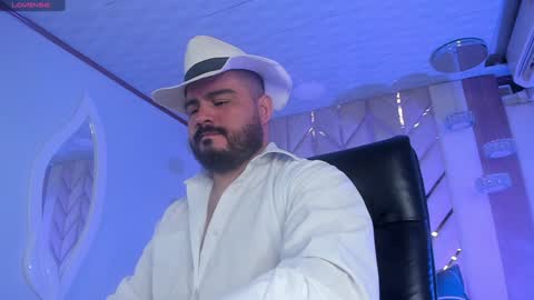 Snapshot of michaelbear_ chatting on December 2024 12:30:02 PM Michael online show from December 2024 12:30:02 PM