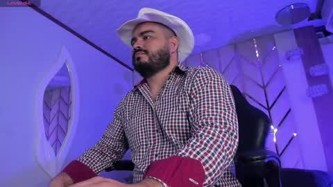 Snapshot of michaelbear_ chatting on December 2024 12:33:02 PM Michael online show from December 2024 12:33:02 PM