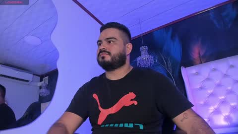 Snapshot of michaelbear_ chatting on December 2024 11:43:02 AM Michael online show from December 2024 11:43:02 AM