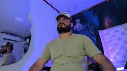 Snapshot of michaelbear_ chatting on January 2025 12:41:01 PM Michael online show from January 2025 12:41:01 PM