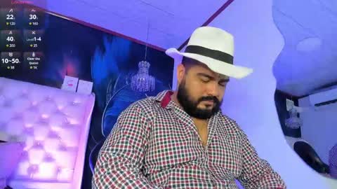 Snapshot of michaelbear_ chatting on February 2025 12:27:02 PM Michael online show from February 2025 12:27:02 PM