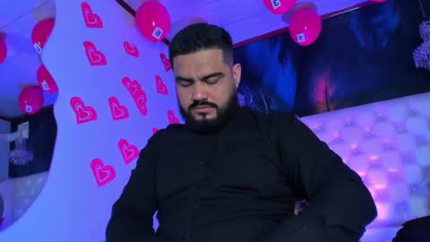 Snapshot of michaelbear_ chatting on February 2025 12:32:02 PM Michael online show from February 2025 12:32:02 PM