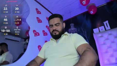 Snapshot of michaelbear_ chatting on February 2025 12:48:02 PM Michael online show from February 2025 12:48:02 PM