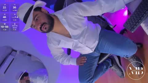 Snapshot of michaelbear_ chatting on September 2025 02:06:01 PM Michael online show from September 2025 02:06:01 PM