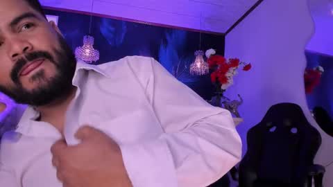 Snapshot of michaelbear_ chatting on October 2025 01:44:02 PM Michael online show from October 2025 01:44:02 PM