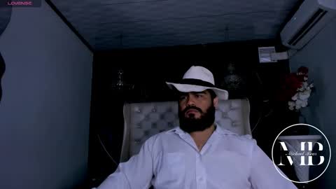 Snapshot of michaelbear_ chatting on February 2026 12:09:02 PM Michael online show from February 2026 12:09:02 PM