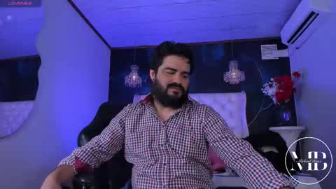 Snapshot of michaelbear_ chatting on February 2026 12:04:02 PM Michael online show from February 2026 12:04:02 PM