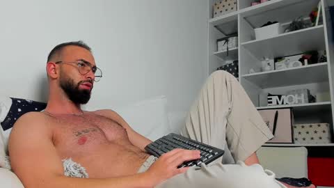 MichaelEvansx online show from December 2024 11:18:02 PM