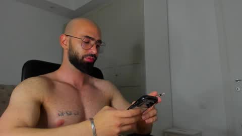 Snapshot of michaelevansx chatting on April 2026 12:06:01 AM MichaelEvansx online show from April 2026 12:06:01 AM