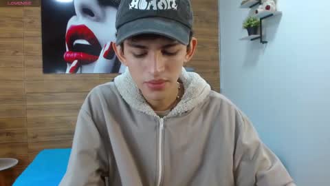 michaelkoiv online show from December 2025 12:25:01 PM