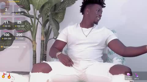 Michaell online show from October 2025 07:41:01 PM