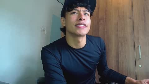 Snapshot of michaelstones chatting on December 2024 01:54:01 PM michaelstones online show from December 2024 01:54:01 PM