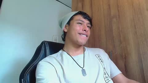 Snapshot of michaelstones chatting on January 2025 04:34:01 PM michaelstones online show from January 2025 04:34:01 PM