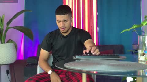 michel g22 online show from September 2025 02:18:02 PM