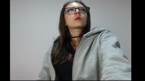 Snapshot of michell_bunny1 chatting on May 2026 04:29:01 AM Michell online show from May 2026 04:29:01 AM