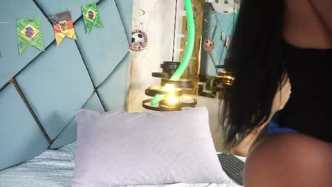 Snapshot of michell_starrr chatting on June 2026 02:56:02 AM michell_starrr online show from June 2026 02:56:02 AM