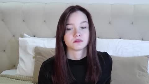 Snapshot of michelle_roux chatting on November 2025 01:34:02 PM Michelle online show from November 2025 01:34:02 PM