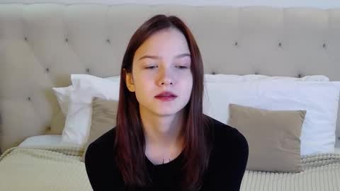 Snapshot of michelle_roux chatting on November 2025 01:22:04 PM Michelle online show from November 2025 01:22:04 PM